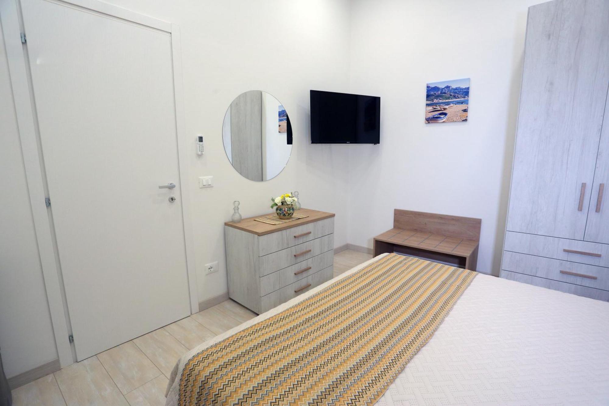 Theos Holidays Apartments Giardini Naxos Esterno foto