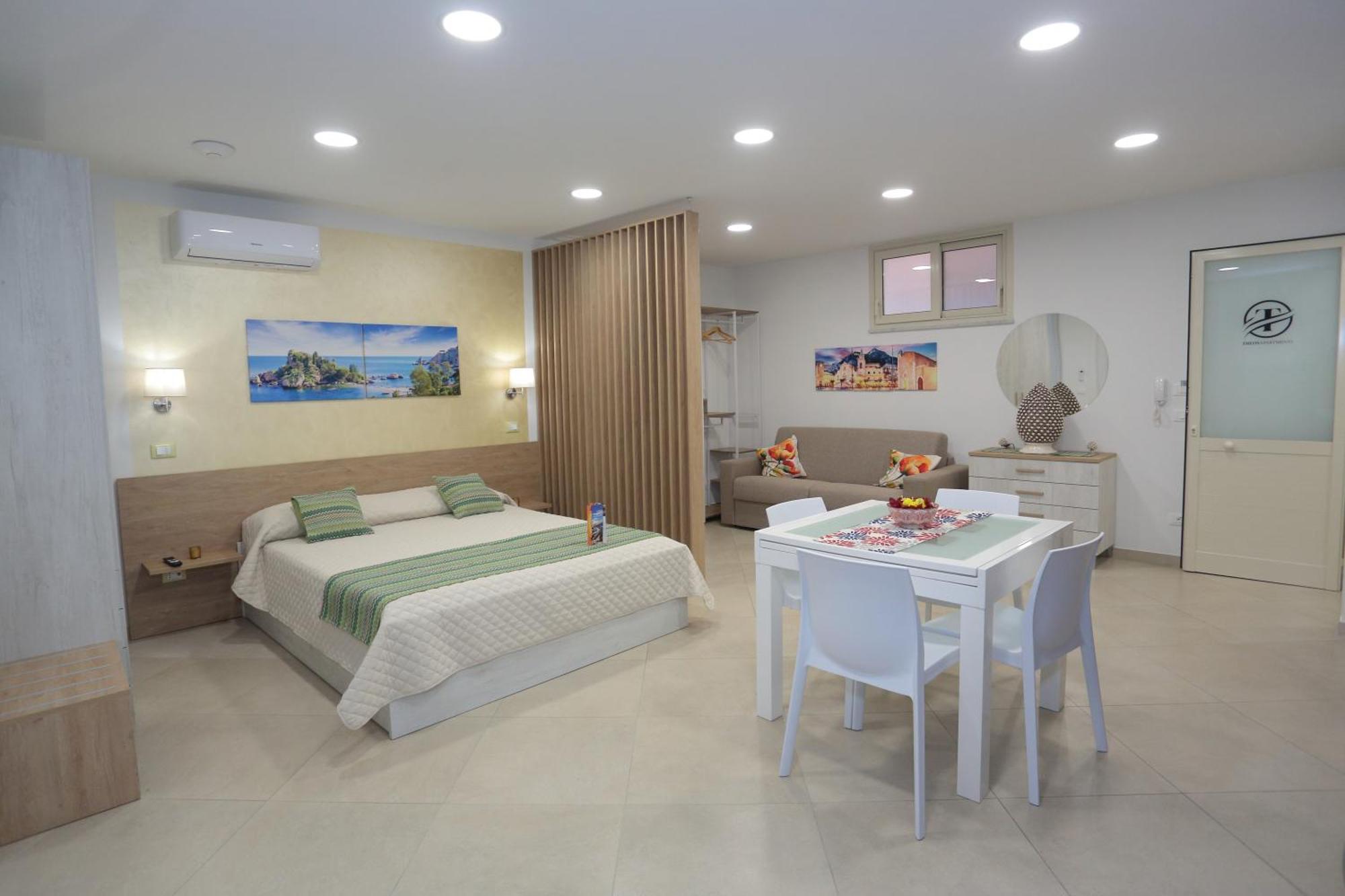 Theos Holidays Apartments Giardini Naxos Esterno foto